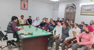 Dabwali Superintendent of Police Sumer Singh attending the meeting of medical store operators.